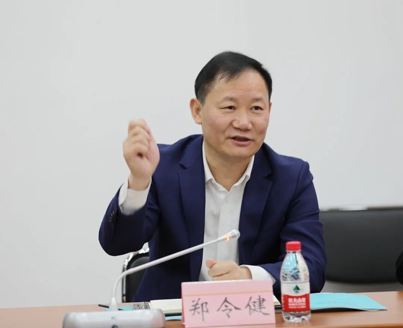 鄭令健率隊(duì)赴上海考察招商引資